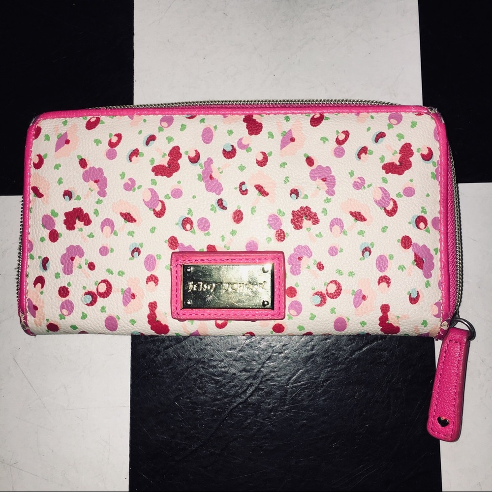 Betsey Johnson White Cream Ditsy Floral Wallet Bag